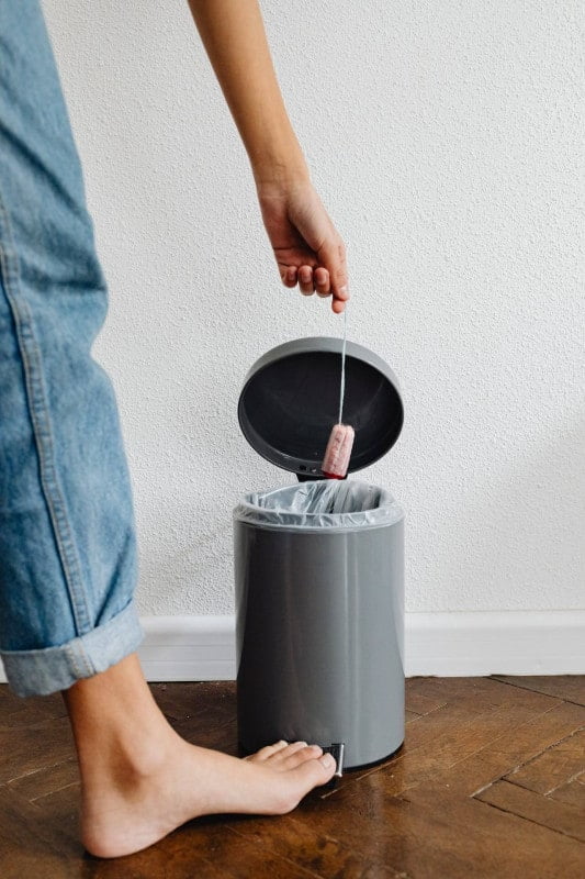 Why are there no trash bins in the mountain hut rooms?